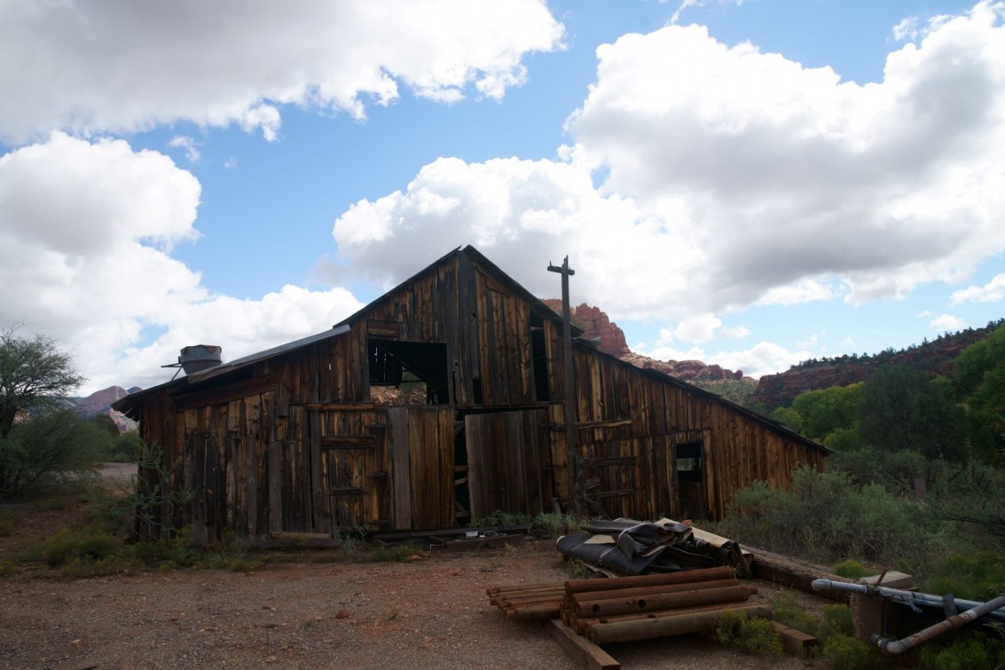 CORNERSTONE STAFF VOLUNTEER AT CRESCENT MOON RANCH